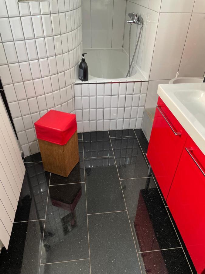Simple Room In Luxembourg City Dış mekan fotoğraf