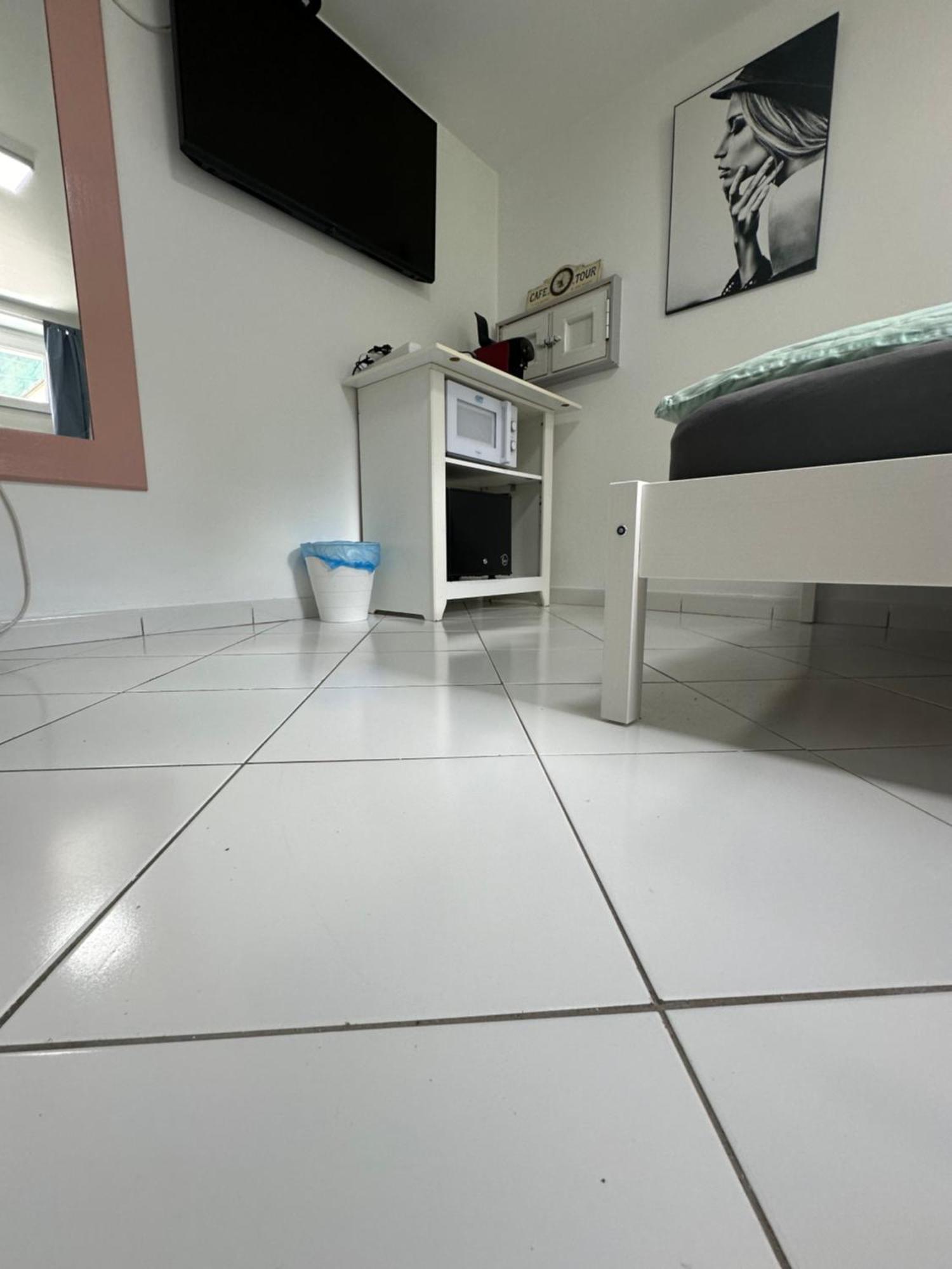 Simple Room In Luxembourg City Dış mekan fotoğraf